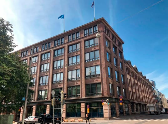 Scandic Helsinki Hub -hotellin historiallinen kivijulkisivu